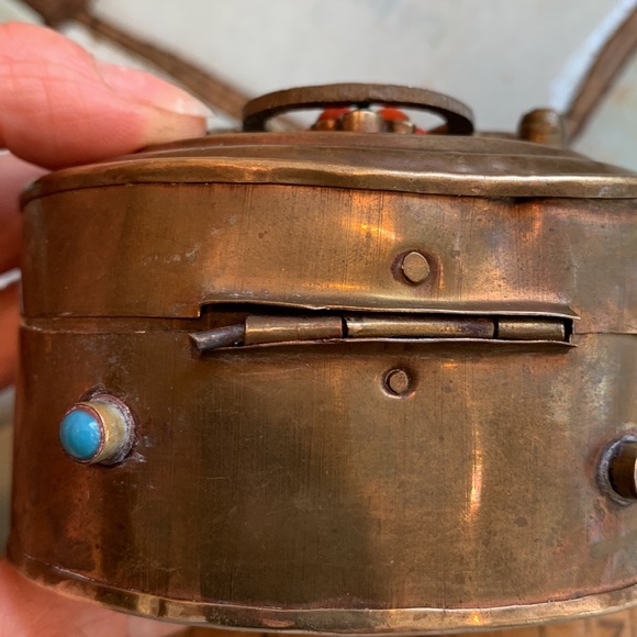 Vintage Brass Trinket Box with Colored Stones on Lid and Sides. - Picture 8 of 12